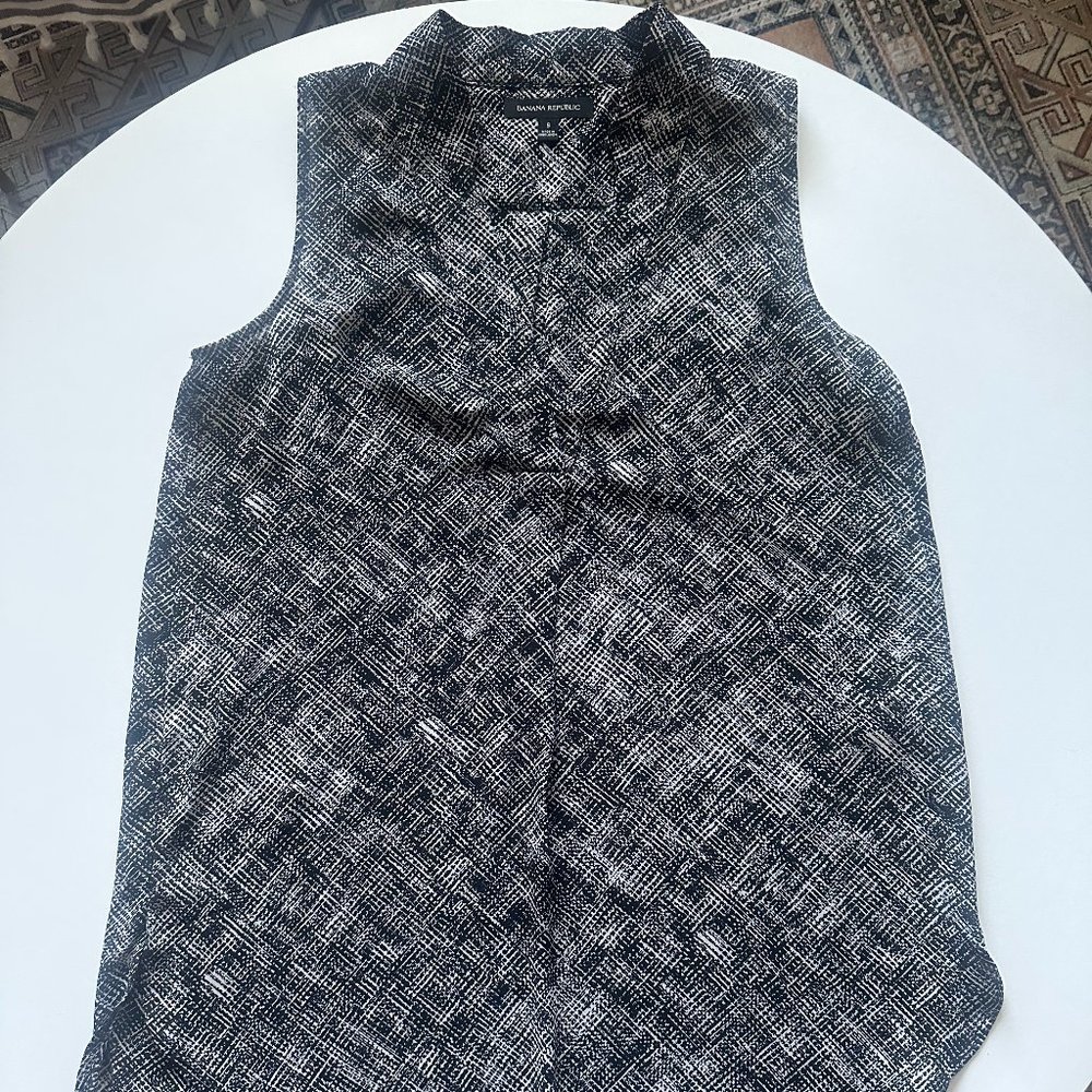 Banana Republic sleeveless top